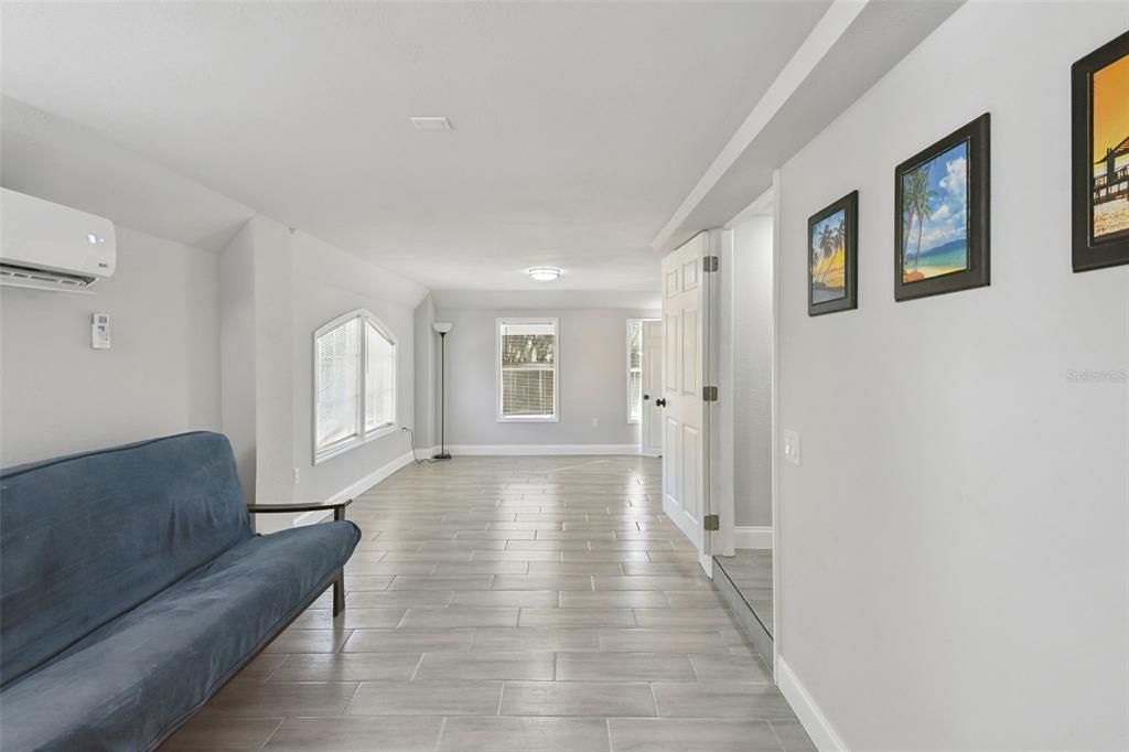 На продажу: $319,996 (4 спален, 3 ванн, 1798 Квадратных фут)