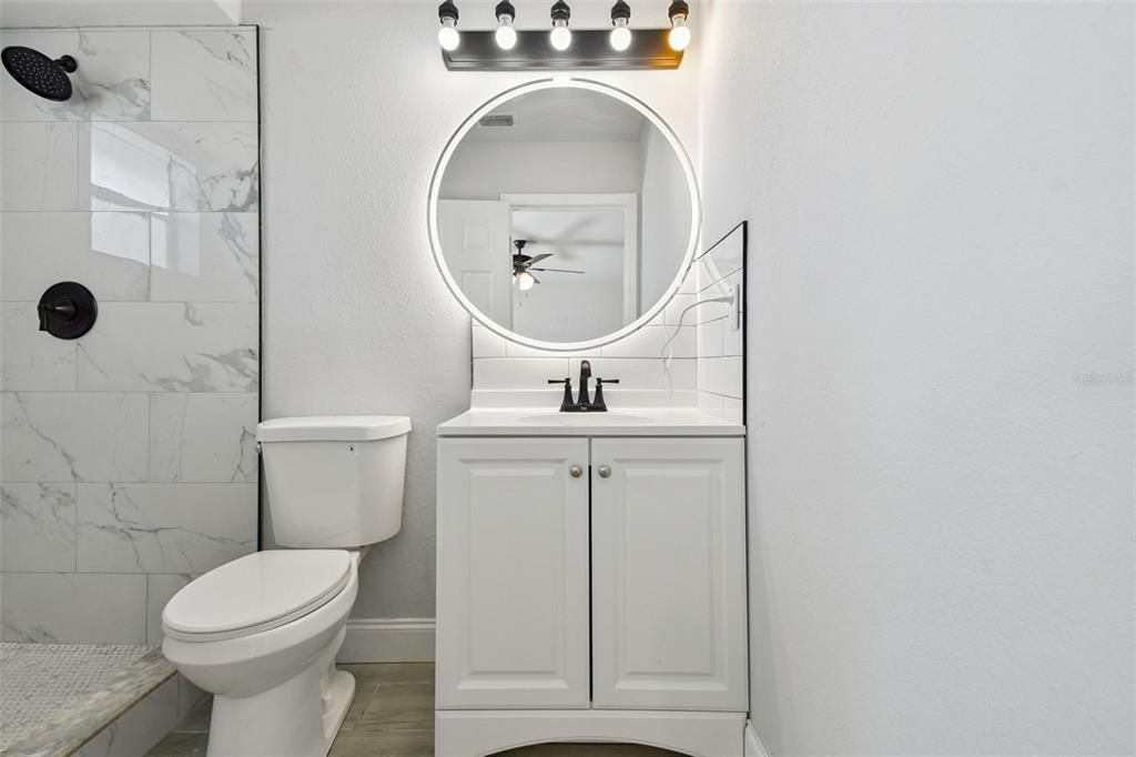 На продажу: $319,996 (4 спален, 3 ванн, 1798 Квадратных фут)