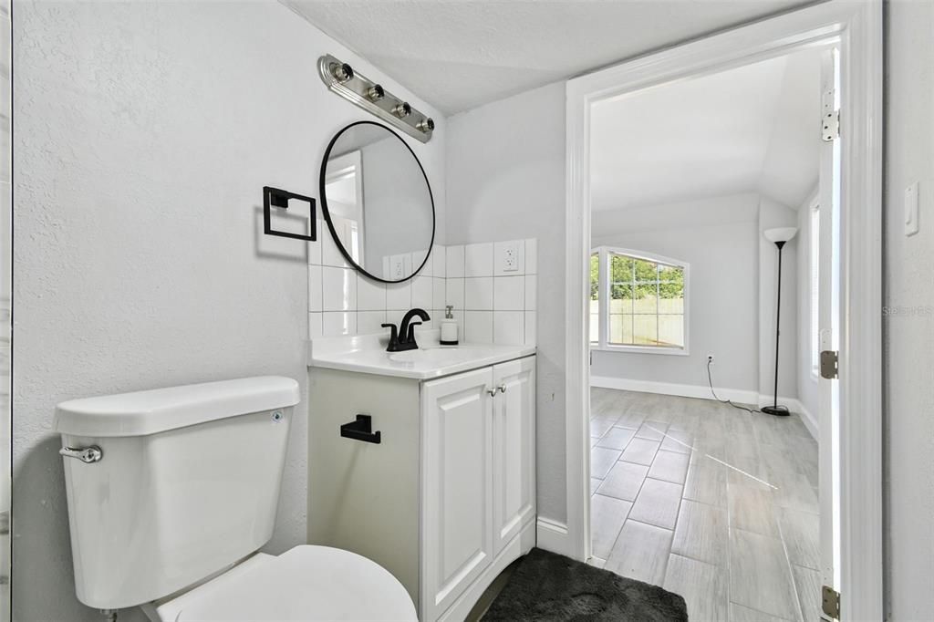 На продажу: $319,996 (4 спален, 3 ванн, 1798 Квадратных фут)