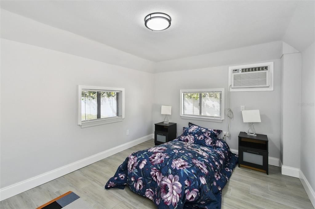 На продажу: $319,996 (4 спален, 3 ванн, 1798 Квадратных фут)