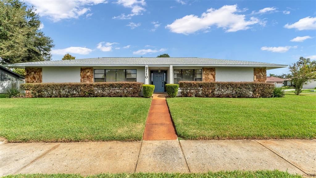 Recently Sold: $299,900 (3 beds, 3 baths, 1953 Square Feet)