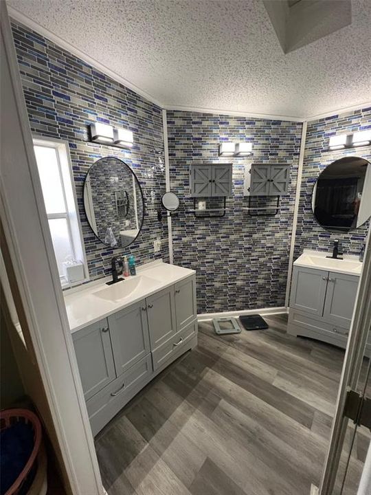 For Sale: $165,000 (2 beds, 2 baths, 1294 Square Feet)