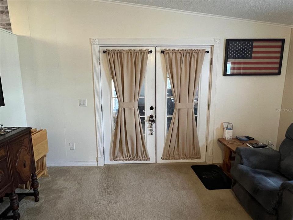 For Sale: $165,000 (2 beds, 2 baths, 1294 Square Feet)