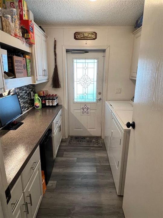 For Sale: $165,000 (2 beds, 2 baths, 1294 Square Feet)