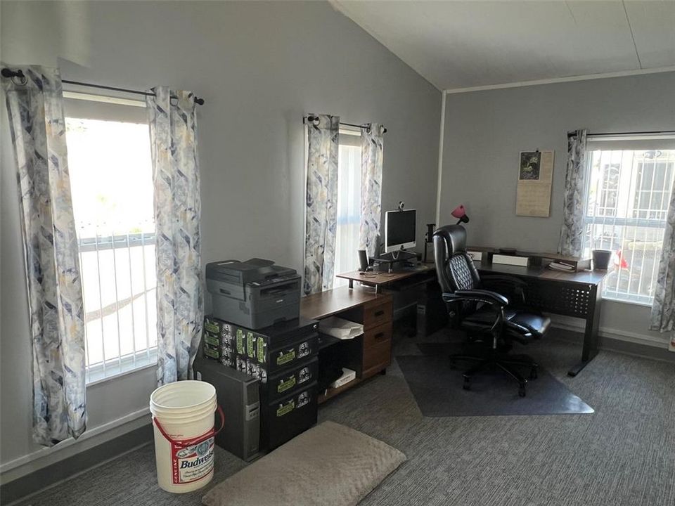 For Sale: $165,000 (2 beds, 2 baths, 1294 Square Feet)
