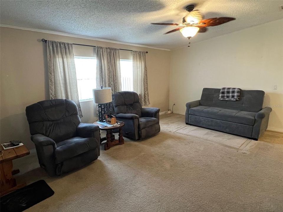 For Sale: $165,000 (2 beds, 2 baths, 1294 Square Feet)