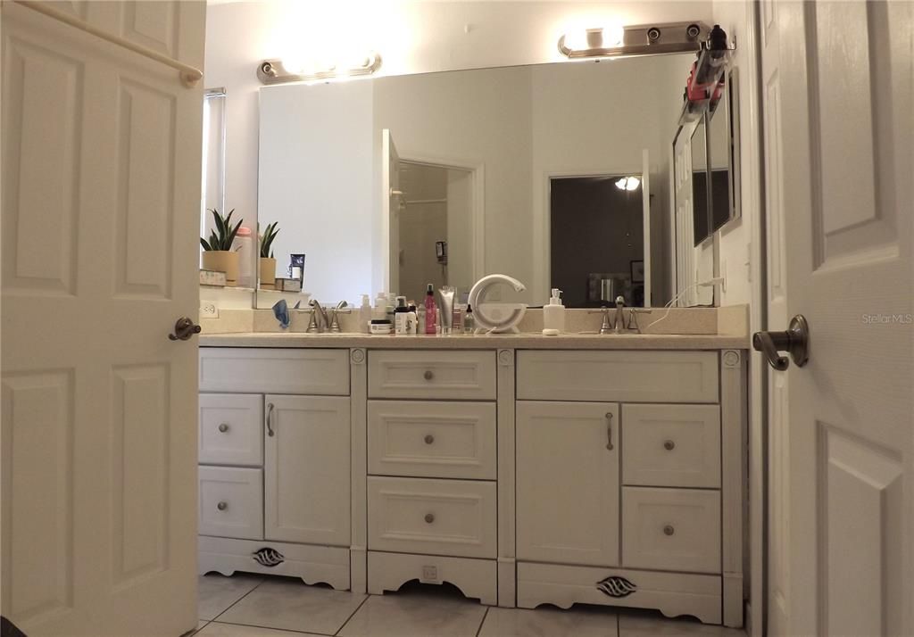 待售: $430,000 (3 贝兹, 2 浴室, 1587 平方英尺)