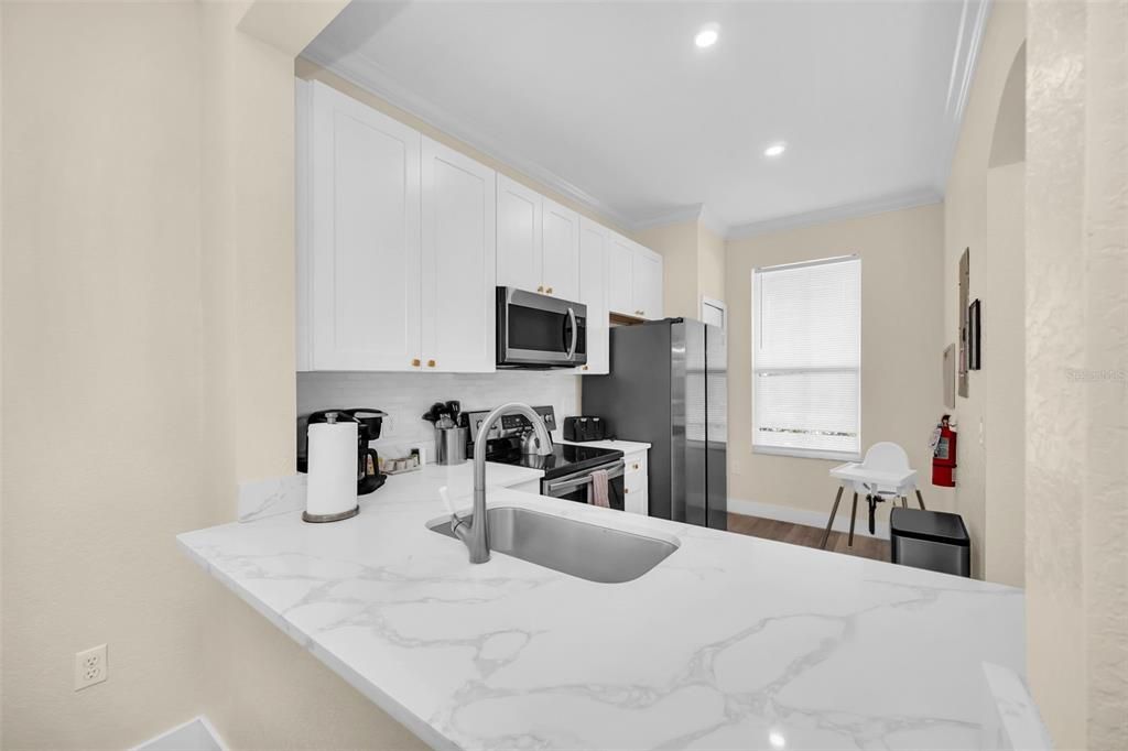 На продажу: $349,990 (4 спален, 3 ванн, 1856 Квадратных фут)