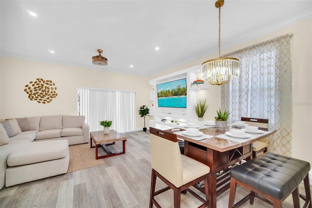 На продажу: $349,990 (4 спален, 3 ванн, 1856 Квадратных фут)