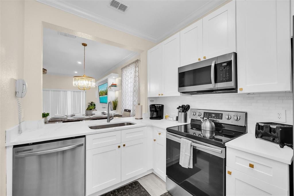 На продажу: $349,990 (4 спален, 3 ванн, 1856 Квадратных фут)