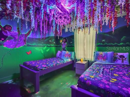 На продажу: $349,990 (4 спален, 3 ванн, 1856 Квадратных фут)