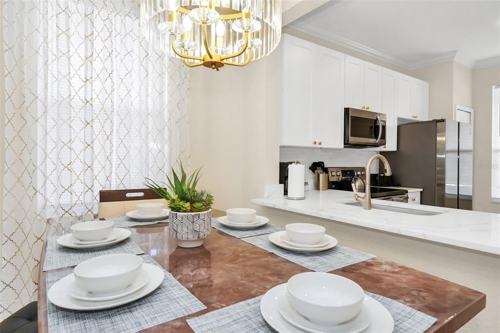 На продажу: $349,990 (4 спален, 3 ванн, 1856 Квадратных фут)