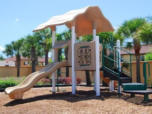 На продажу: $349,990 (4 спален, 3 ванн, 1856 Квадратных фут)