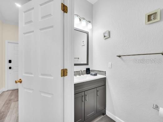 На продажу: $349,990 (4 спален, 3 ванн, 1856 Квадратных фут)