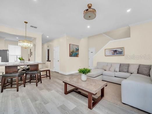 На продажу: $349,990 (4 спален, 3 ванн, 1856 Квадратных фут)