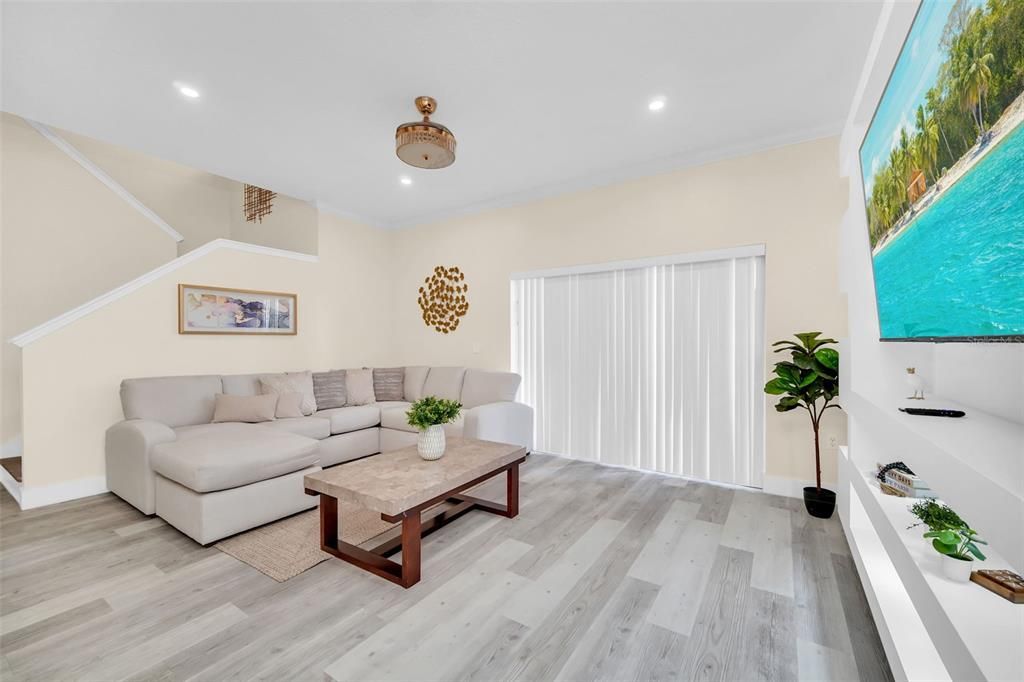 На продажу: $349,990 (4 спален, 3 ванн, 1856 Квадратных фут)