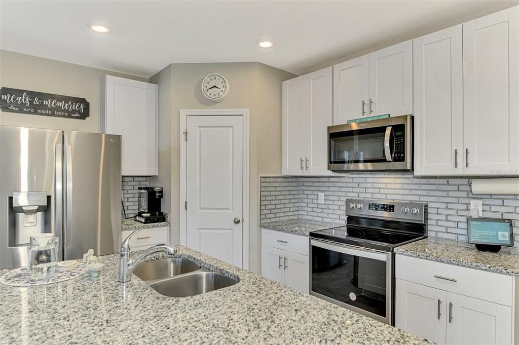 For Sale: $315,000 (3 beds, 2 baths, 1539 Square Feet)