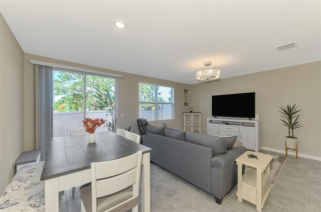 For Sale: $315,000 (3 beds, 2 baths, 1539 Square Feet)