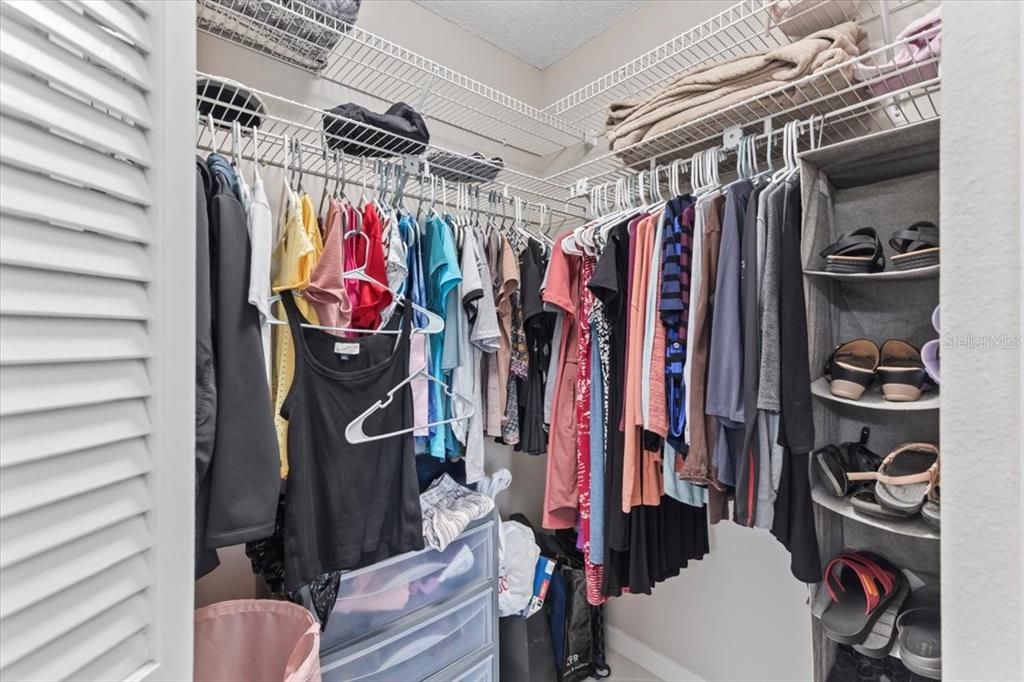 合同活跃: $2,500 (4 贝兹, 2 浴室, 2080 平方英尺)