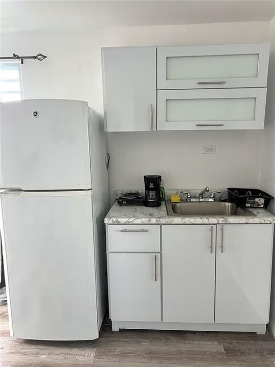 出租: $1,450 (1 贝兹, 1 浴室, 0 平方英尺)