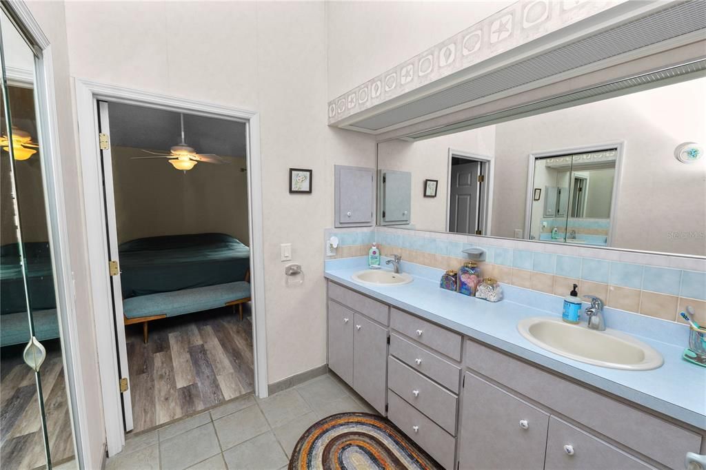 待售: $344,000 (3 贝兹, 2 浴室, 2013 平方英尺)