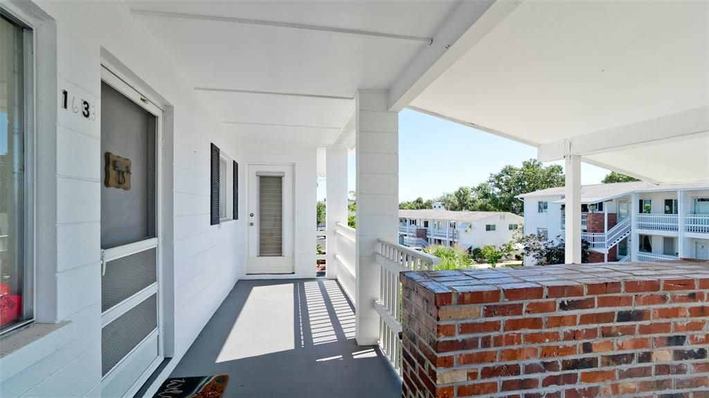 For Sale: $139,900 (2 beds, 2 baths, 862 Square Feet)