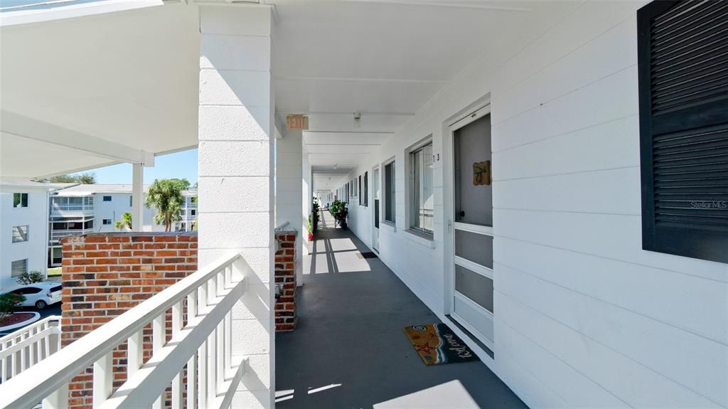 For Sale: $139,900 (2 beds, 2 baths, 862 Square Feet)