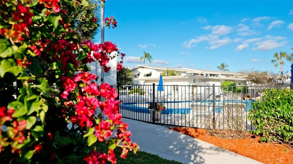 For Sale: $139,900 (2 beds, 2 baths, 862 Square Feet)