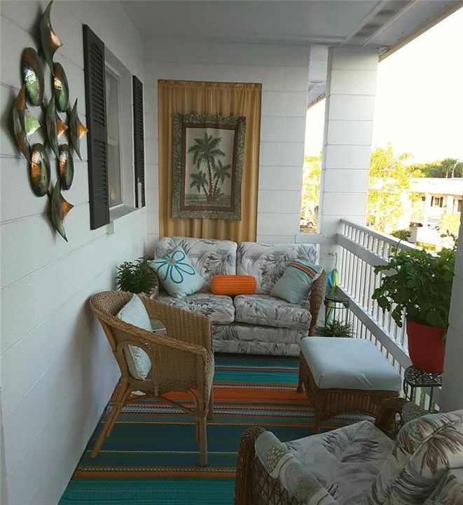 For Sale: $139,900 (2 beds, 2 baths, 862 Square Feet)