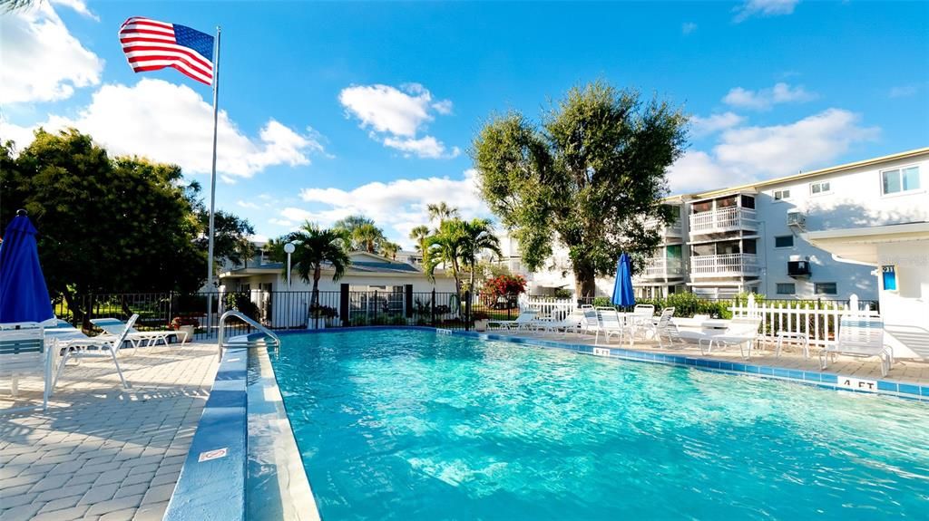 For Sale: $139,900 (2 beds, 2 baths, 862 Square Feet)