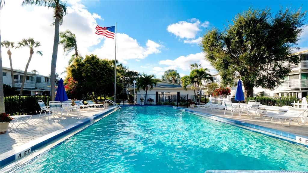 For Sale: $139,900 (2 beds, 2 baths, 862 Square Feet)