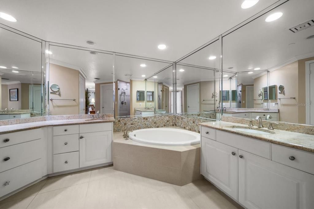 待售: $1,975,000 (3 贝兹, 2 浴室, 2530 平方英尺)