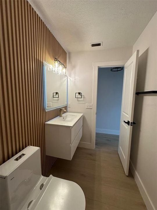 待售: $375,000 (3 贝兹, 2 浴室, 1378 平方英尺)