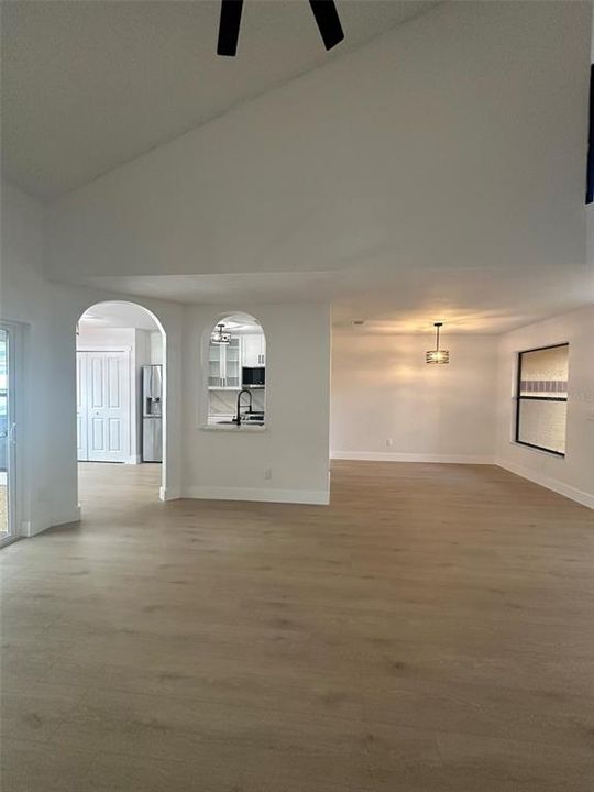 待售: $375,000 (3 贝兹, 2 浴室, 1378 平方英尺)