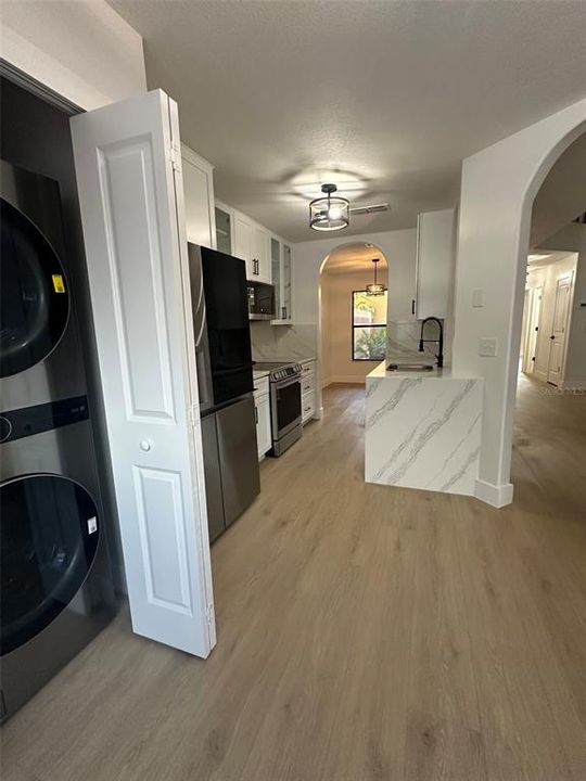 待售: $375,000 (3 贝兹, 2 浴室, 1378 平方英尺)