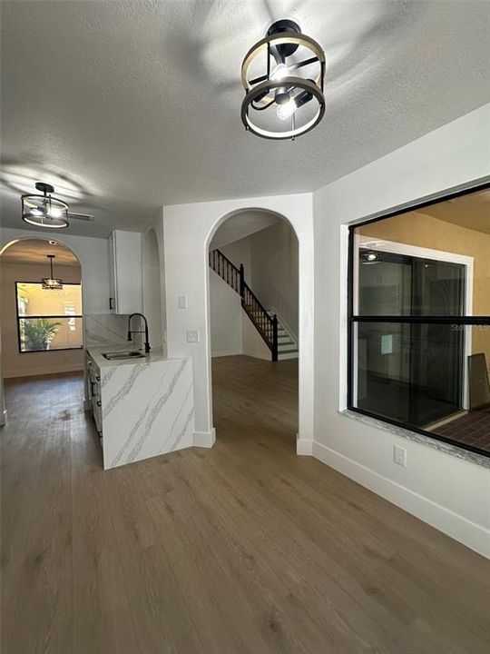 待售: $375,000 (3 贝兹, 2 浴室, 1378 平方英尺)