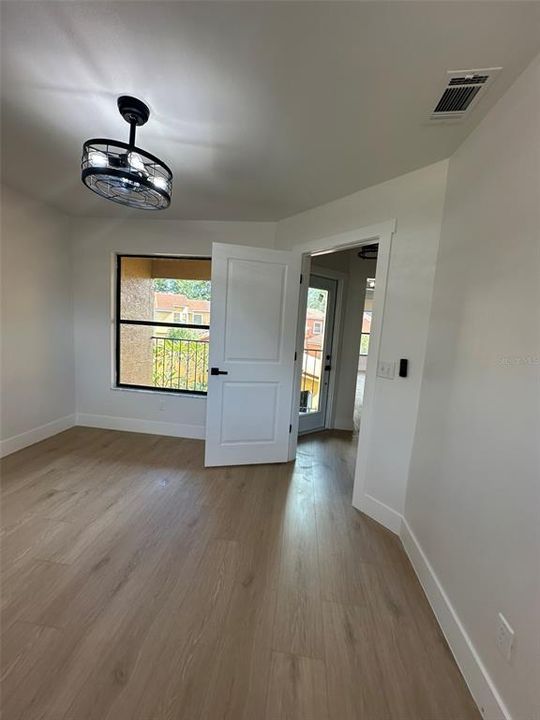 待售: $375,000 (3 贝兹, 2 浴室, 1378 平方英尺)