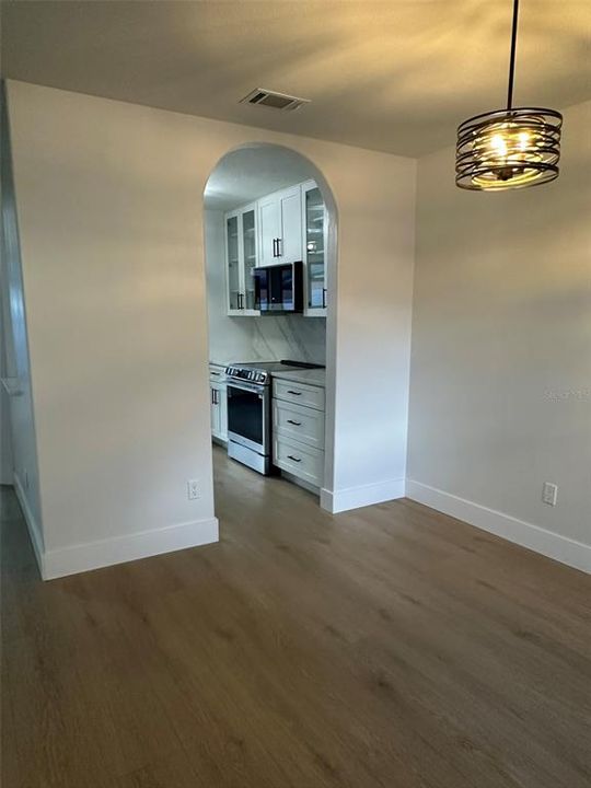 待售: $375,000 (3 贝兹, 2 浴室, 1378 平方英尺)