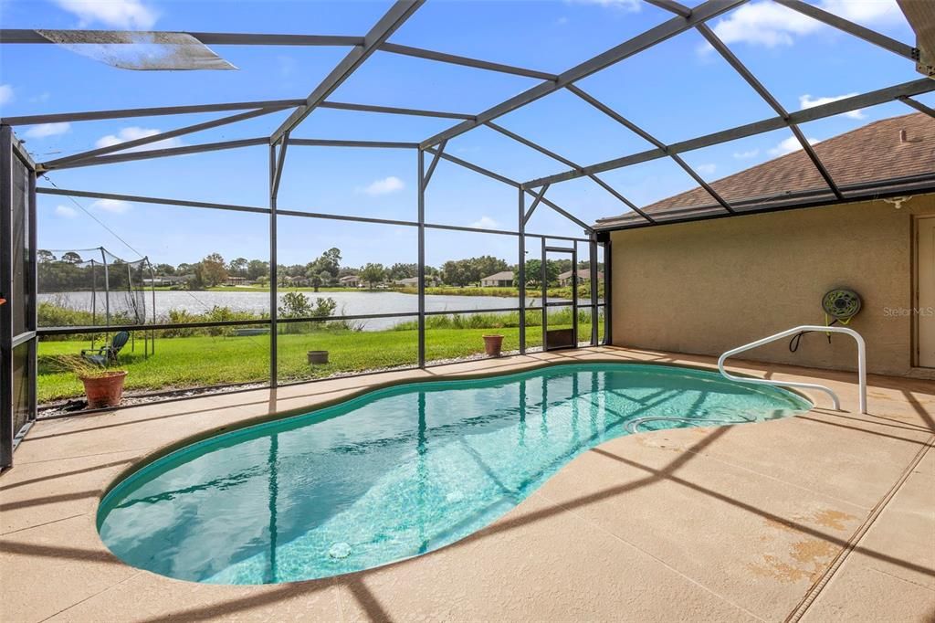 合同活跃: $380,000 (4 贝兹, 2 浴室, 2171 平方英尺)