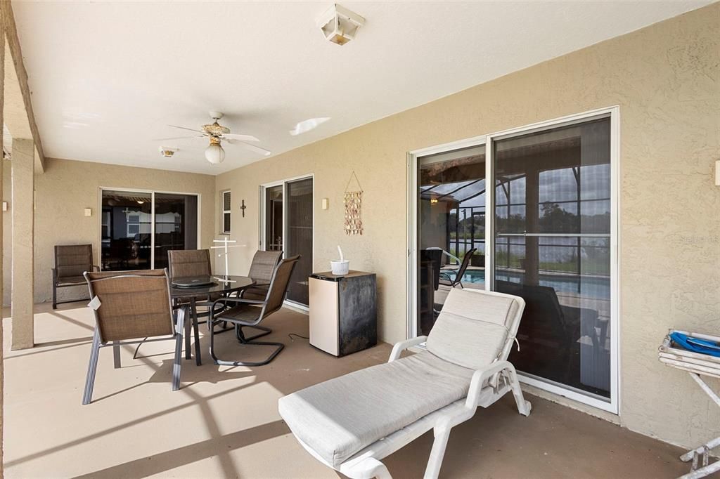 合同活跃: $380,000 (4 贝兹, 2 浴室, 2171 平方英尺)