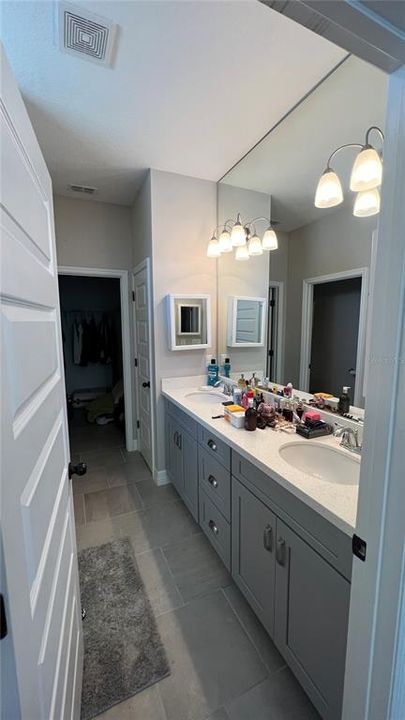 For Rent: $2,500 (3 beds, 2 baths, 1874 Square Feet)