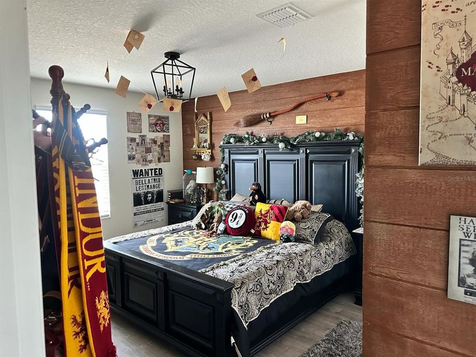 For Sale: $489,000 (4 beds, 2 baths, 2915 Square Feet)