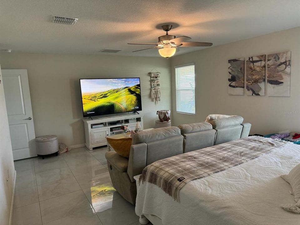 For Sale: $489,000 (4 beds, 2 baths, 2915 Square Feet)