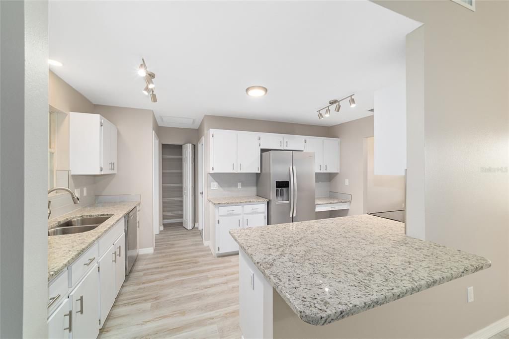 Active With Contract: $238,700 (3 beds, 2 baths, 1651 Square Feet)