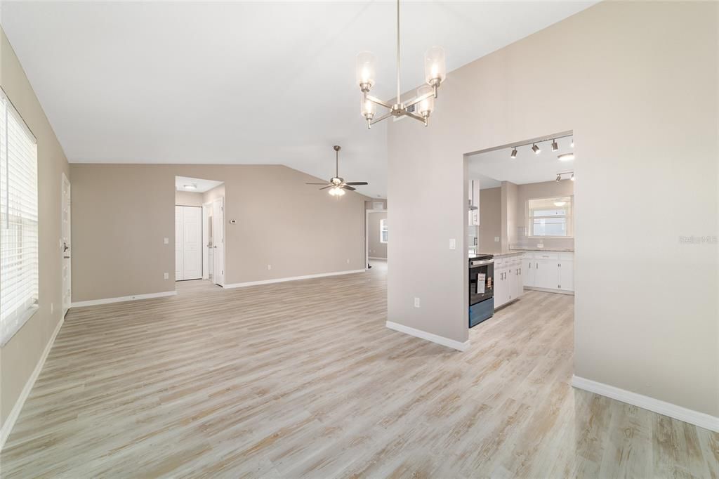 Active With Contract: $238,700 (3 beds, 2 baths, 1651 Square Feet)