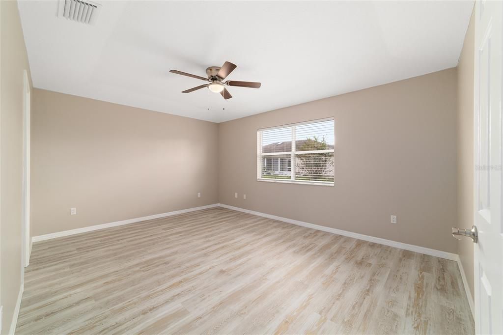 Active With Contract: $238,700 (3 beds, 2 baths, 1651 Square Feet)