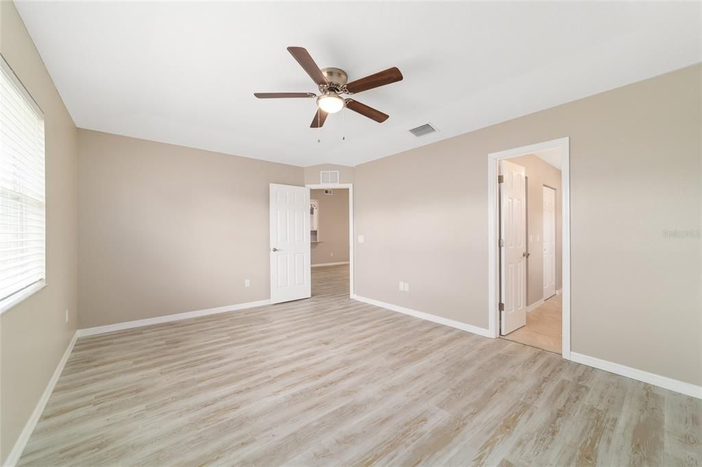 Active With Contract: $238,700 (3 beds, 2 baths, 1651 Square Feet)