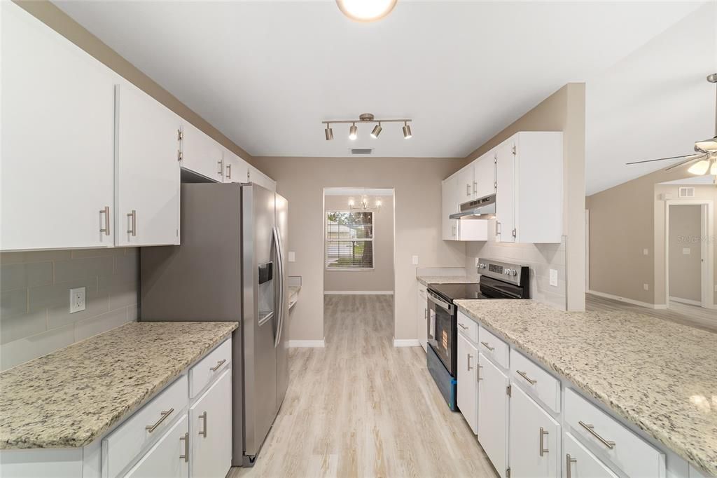 Active With Contract: $238,700 (3 beds, 2 baths, 1651 Square Feet)