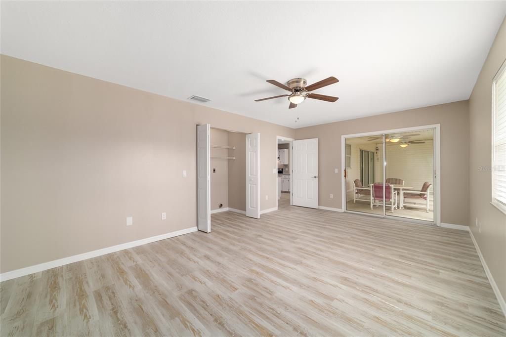 Active With Contract: $238,700 (3 beds, 2 baths, 1651 Square Feet)