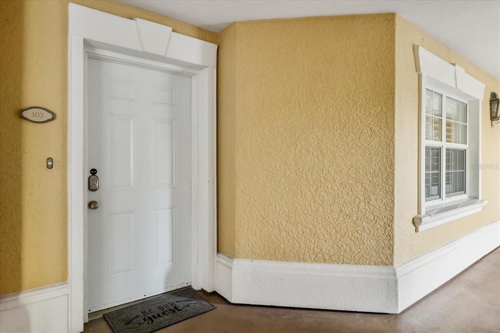 En Venta: $365,000 (3 camas, 3 baños, 1630 Pies cuadrados)